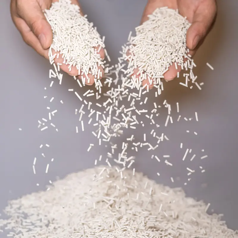 Clumping tofu cat litter in Netherlands