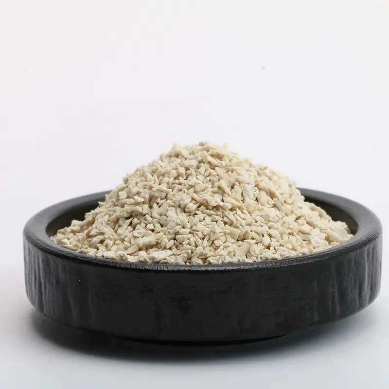 Factory Pet Products OEM  Flushable Natural  Clumping Crushed shape Tofu Cat Litter